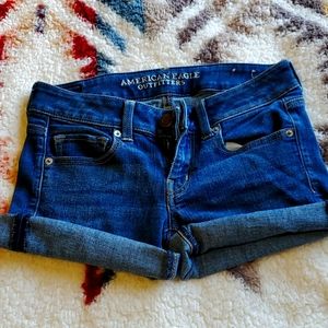 Size 4 American eagle shorts